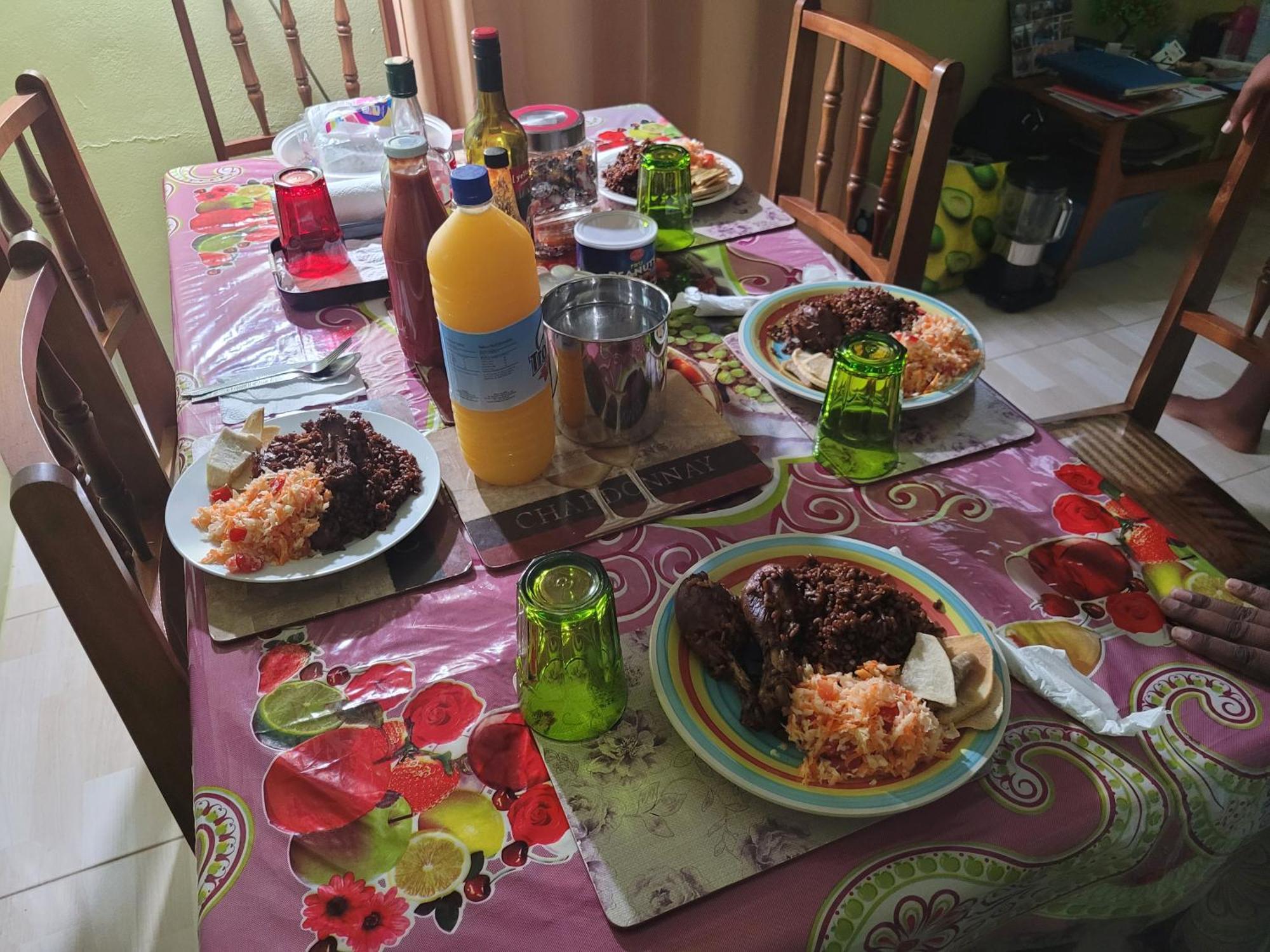 Tim'S & Mag'S Home Stay Roseau Eksteriør billede